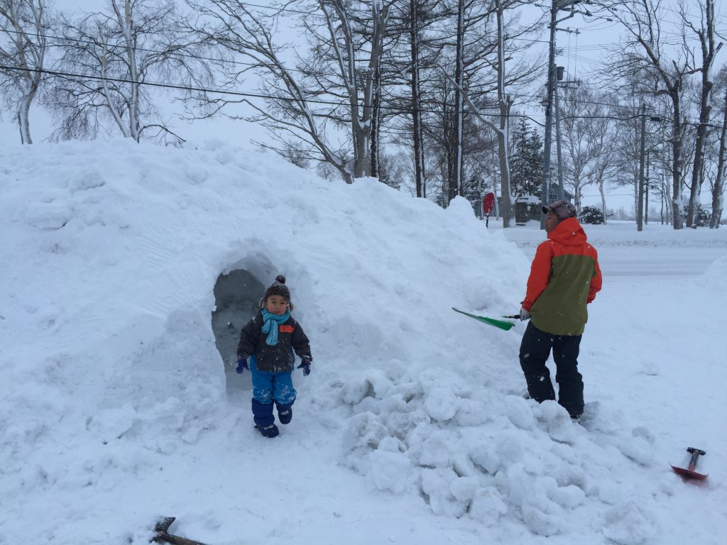 snow-dome-making