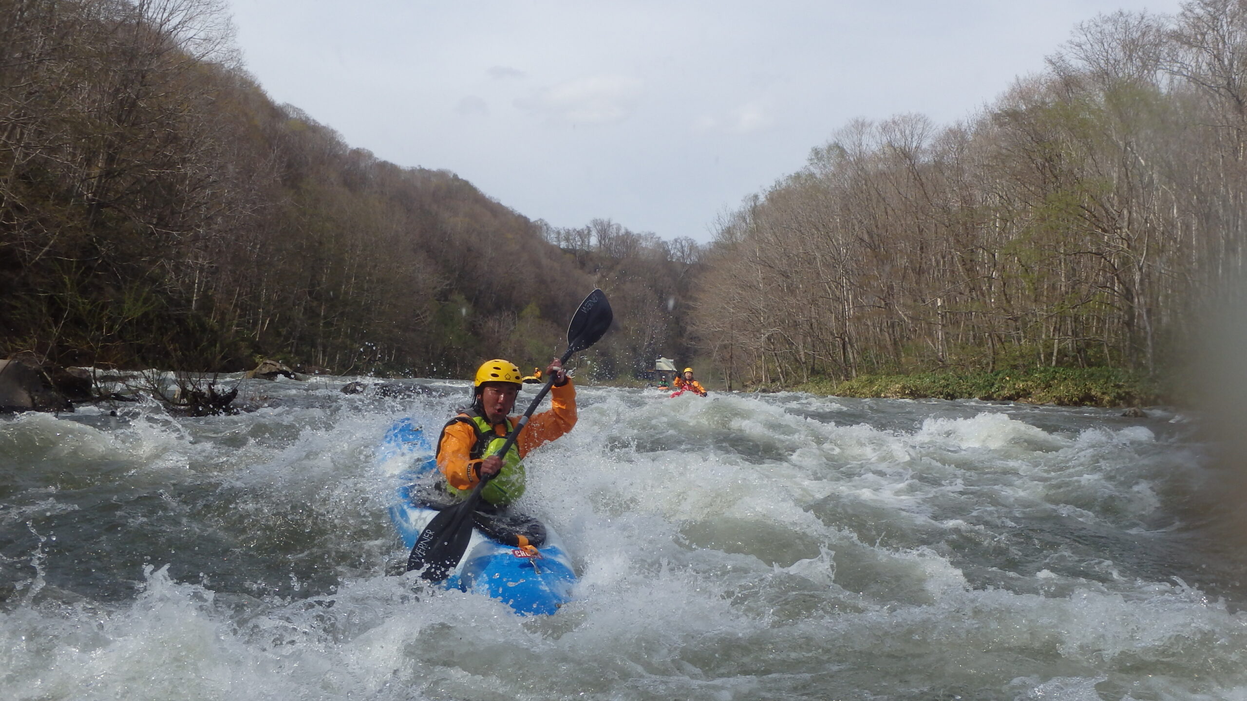 niseko-kayak-downriver-support